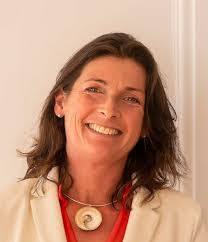 Tamara Hunt's Instagram, Twitter & Facebook