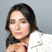 Yesenia Valencia's Instagram, Twitter & Facebook