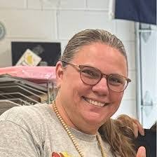 Robyn Lilly's Instagram, Twitter & Facebook