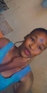 Kelly Dolphin's Instagram, Twitter & Facebook