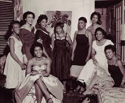 African American Black Actresses In Their 50s Black Fashion In The 50s Google Search African American Fashion Vintage Black Glamour African American Women