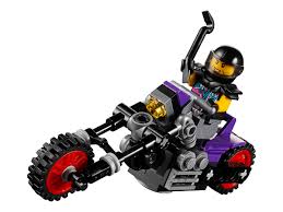 Launch the drone to attack from the sky. Hauptquartier Der Motorradfahrer 70640 Ninjago Offiziellen Lego Shop De