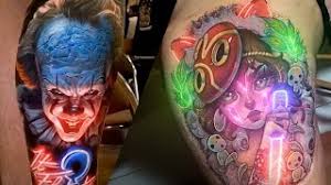 Expertos en el juego de luces y sombras para crear volúmenes, la manuela tattoo ubicado en el número 24 de manuela malañana, aporta el mayor realismo posible en la piel. Tatuajes Del 2021 Amazing Tattoo Led Tatuajes Con Luces Neon Youtube