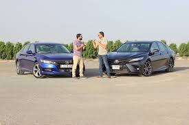 Which midsize sedan is better? Honda Accord 2018 Vs Toyota Camry 2018 Review Uae Yallamotor