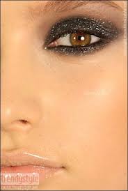 Caroline Frame Will You Do This For Me I Don T Care If I M Not In My 20s I Want Glitter Makeup Inspiration Eye Makeup Makeup Lessons