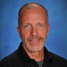 Leslie Cushman's Instagram, Twitter & Facebook