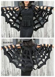 Gruppen kostüme einfach selber machen » entdecke klassische & auch ausgefallene ideen » passende accessoires & anleitungen » jetzt auf. This Spectacular Cape Is Completely No Sew Halloween Selber Machen Halloween Kostume Selbstgemacht Kostumvorschlage