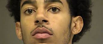 Washington County deputies search for man wanted