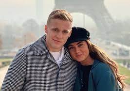 Donny van de beek, 24, from netherlands manchester united, since 2020 central midfield market value: Donny Van De Beek En Vriendin Hebben Wat Te Vieren