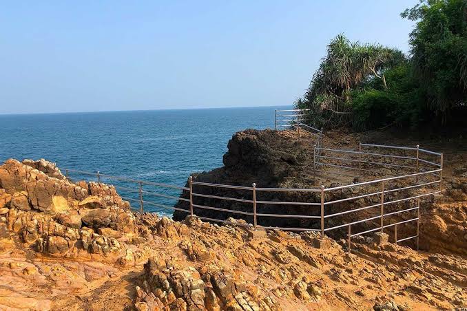 Hummanaya Blowhole geyser cliff top south coast Dickwella Sri Lanka