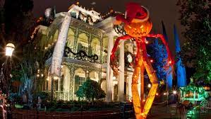 When Does Haunted Mansion Change To Nightmare Before Christmas 2022 Disneyland Celebrates 20 Years Of Haunted Mansion Holiday - Nerdist