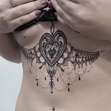 Ten en cuenta que si decides colocártelo en esa área del cuerpo. Ideas De Disenos De Tatuaje Underboob Tatuajeclub Com