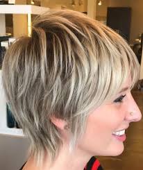Make your hair look longer and thicker with these 20 easy hairstyles that even beginners can do. 50 Flattering Short Hairstyles For Fine Hair Cheeky Locks