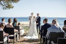 5 out of 5 stars. What To Wear To A Beach Wedding Lovetoknow