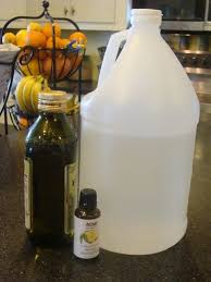 Homemade Leather Cleaner Homemade Cleaning Products Cleaning Leather Cleaner Diy