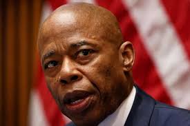 New York phải trả 17,5 triệu USD vì buộc phụ nữ tháo khăn trùm đầu khi chụp  ảnh hồ sơ