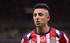 Roberto Alvarado rompió el silencio sobre su futuro en Chivas: “Si me toca ir…”