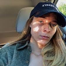 Cassandra Bethel's Instagram, Twitter & Facebook