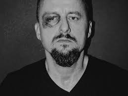 Känd från the funeral party. Konrad Wojterkowski Przemoc