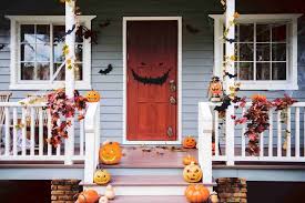 Make an entrance with these festive ideas from hgtv magazine. Easy And Scary Front Decoration Ideas For Halloween