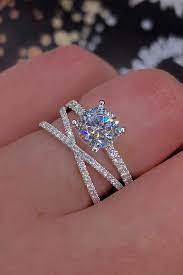 39 Timeless Classic And Simple Engagement Rings Round Diamond Engagement Rings Simple Engagement Rings Rings For Girls