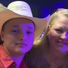 Riley Ritter's Instagram, Twitter & Facebook