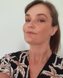 Candice Henning's Instagram, Twitter & Facebook