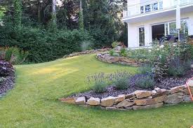 Gartengestaltung Peter Reinisch Kundengarten In Hanglage Garten Landschaftsbau Garten Gartengestaltung