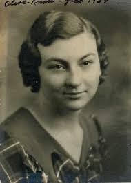 Geraldine Knott's Instagram, Twitter & Facebook