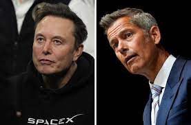 Elon Musk, auðugasti maður heims, hefur í vikunni ítrekað skotið föstum skotum að Sean Duffy, samgönguráðherra Bandaríkjanna og starfandi yfirmanni Geimvísindastofnunnar Bandaríkjanna. Musk hefur einnig varpað fram barnalegum bröndurum um að Duffy