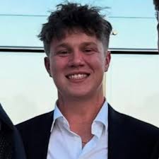 Logan DeLong (@logandelongg)