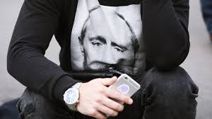 Putin Zapretil Prodavat Smartfony Bez Rossijskih Prilozhenij Apple Google I Samsung Prosili Ego Etogo Ne Delat Otkrytye Media