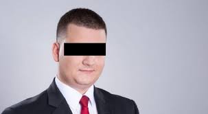 Kizierowski trained at the race club, a swimming techniques training club founded by olympic swimmers gary hall, jr. Byly Rzecznik Ministerstwa Obrony Narodowej Zostaje W Areszcie Kresy