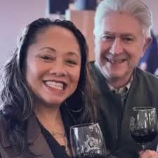 The most uniquely beautiful light stick EVER!!!! I highly recommend buying  the strap. 🥰🌹