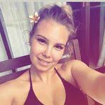 Jennifer Lackner's Instagram, Twitter & Facebook