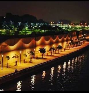Evening promenade at Gomti Riverfront, AI generated