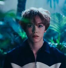 CAN YOU ALL SEE THE GLOW UP? VERNON VERNON ADORE ERA VS. OH MY (2015) ERA  (2018) #세븐틴 #VERNON #SEVENTEEN #버논 @pledis_17