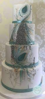 Is the wedding cake going to be traditional or something a little different like cupcakes or macaroons? This Was One Of The Most Challenging Wedding Cakes For Me But I Absolutely Love It T Hochzeitstorte Design Hochzeitstorte Hochzeitstorte Inspiration