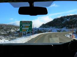 3.4 bahu jalan bagian ruang manfaat jalan yang berdampingan dengan jalur lalu lintas untuk menampung kendaraan yang berhenti, keperluan darurat, dan untuk pendukung samping bagi lapis fondasi bawah, lapis fondasi, dan lapis permukaan. Memandu Di Australia Dengan Lesen Memandu Malaysia Radio Senyap