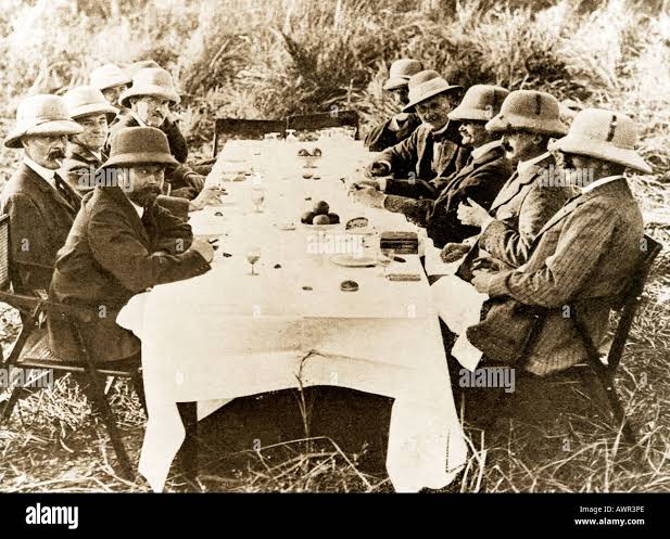 Hunting india 1911 hi-res stock photography and images - Alamy