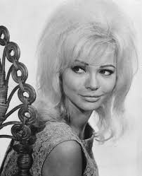 Margaret Keil's Instagram, Twitter & Facebook