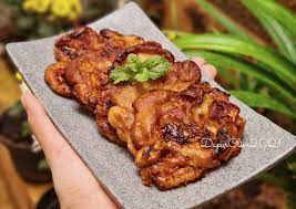 Madu asli sebanyak 300 ml. Langkah Mudah Untuk Menyiapkan Pisang Goreng Madu Ala Bu Nanik Enak Banget Kuali Emak