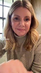 Janis Quinn's Instagram, Twitter & Facebook