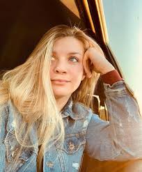 Congratulations Gabbi Hammer for comitting to play at the next level!! 🌪️🥎