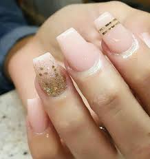 Uñas acrílicas decoradas y sencillas 2020 paso a paso blogmujerescom. I Wouldn T Do The Striped Nail Unas Acrilicas Naturales Unas Con Rayas Manicura De Unas