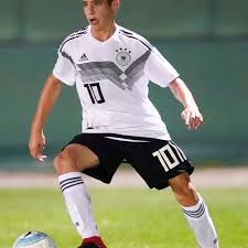 Erling haaland is a physical beast: Bayern Munich Signs Six Pack Of U 19 Players To Contract Extensions Bavarian Football Works