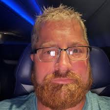 ONE OF THE PROJECT I WORKED ON WITH MY COLLEAGUE AND SENIOR PAINT EXPERT  MR. PAUL OLIVER FOR THE ALOTAU KENU & KUNDU FESTIVAL A LOCAL MUSEUM TO  DISPLAY THEIR CULTURAL SIGNIFICANCE.