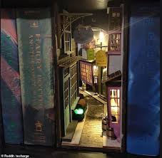 Creative Bibliophiles Design Magical Book Nooks In 2020 Book Nooks Harry Potter Room Bookshelf Art