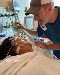 I'M ALIVE, AND I'M SO THANKFUL 🙏🏽 I've been quiet for the last 2 weeks bc  it's been a STRUGGLEBUS🫀Plus my memory is like “50 First Dates”; I keep  asking the same