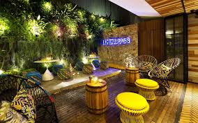 Desain interior rumah gaya etnik modern villa joglo vina bali [sumber: Lemongrass Restaurant Has A Modern Tropical Architecture